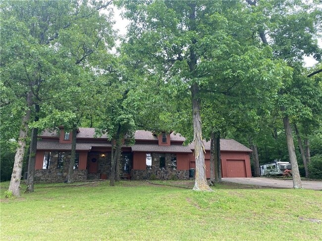 Building Photo - 1524 N Crossover Rd