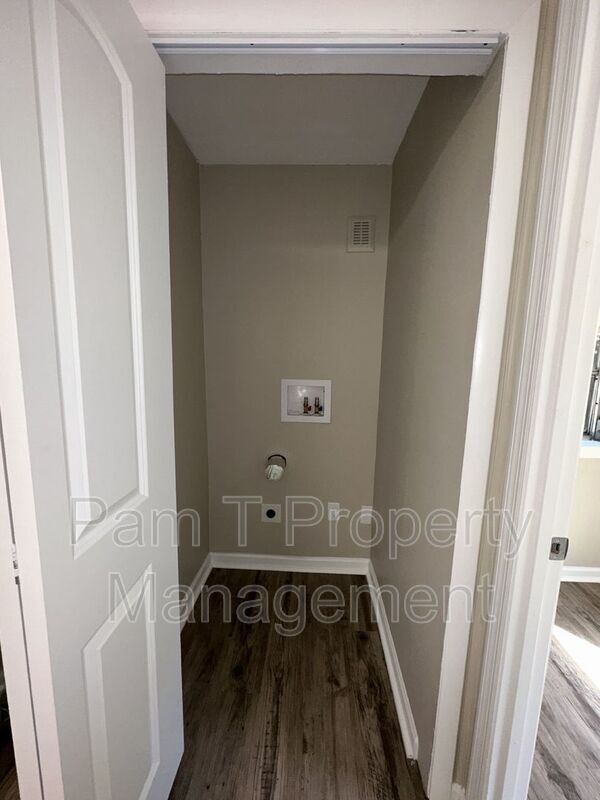 Building Photo - 1408 E 38th St