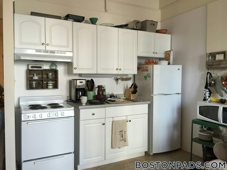 Building Photo - 62 Boylston St