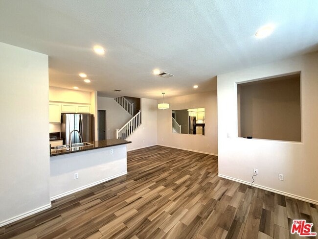 Building Photo - 27030 Victoria Ln