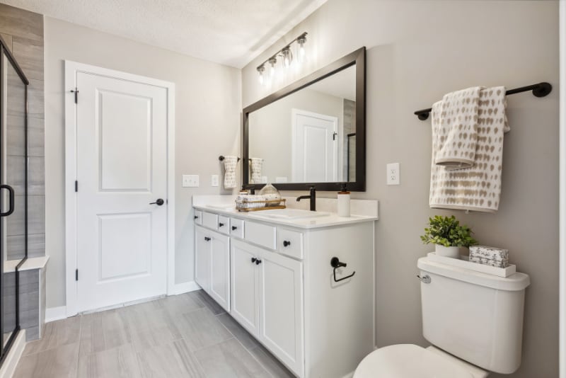 Building Photo - 6385 Hamilton Woods Blvd S