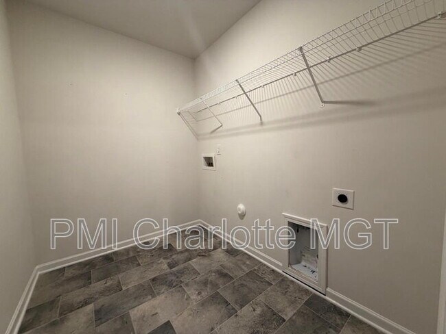Building Photo - 7129 Finnigan Rd