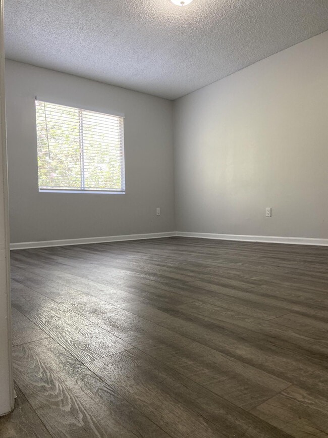 Building Photo - 4752 NW 59th Manor