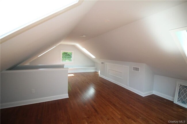 Building Photo - 691 Long Pond Rd