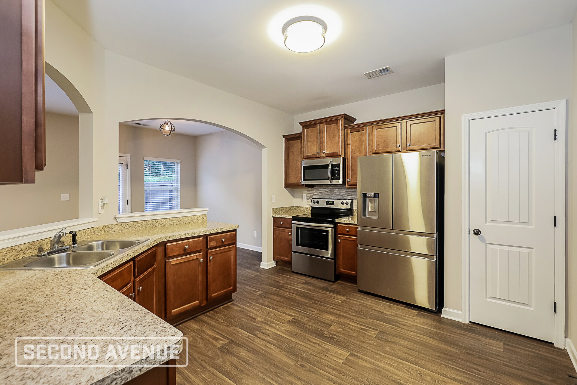 Building Photo - 217 Magnaview Dr