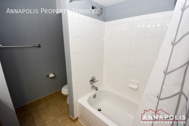 Building Photo - 1115 Primrose Ct