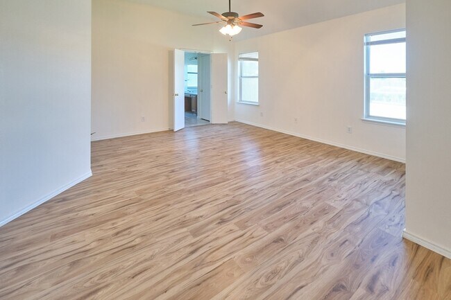Building Photo - 501 Harvard Dr