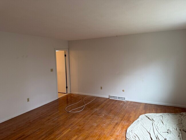 Building Photo - 14 Kippy Dr