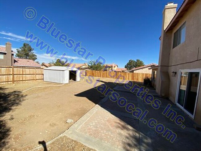 Building Photo - 10840 Floral St