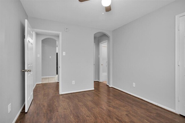Building Photo - 28234 Sweet Oak Ln