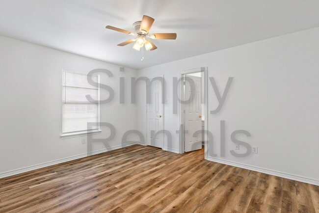 Building Photo - 1412 Hemphill St