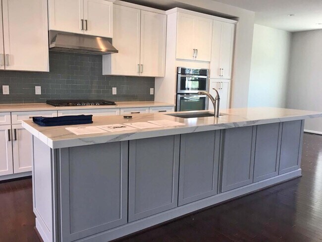 Building Photo - 2783 Ashcombe Dr.