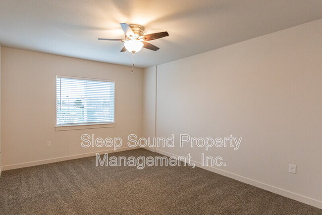 Building Photo - 110 N 7th Ave