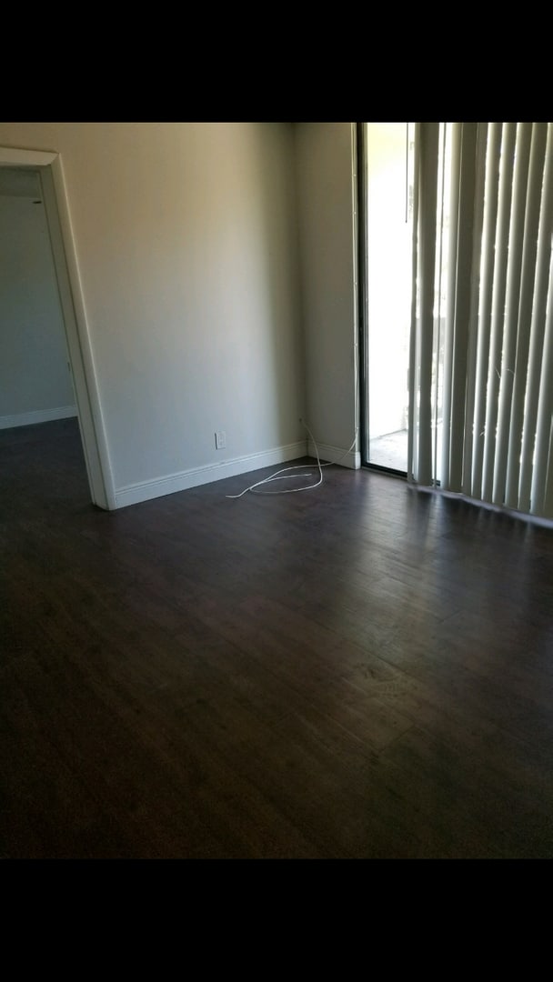 Building Photo - TWO BEDROOM TWO BATHROOM!!  WATERFRONT COMMUNITY