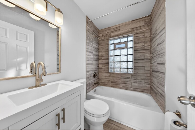 Building Photo - 865 Boone St