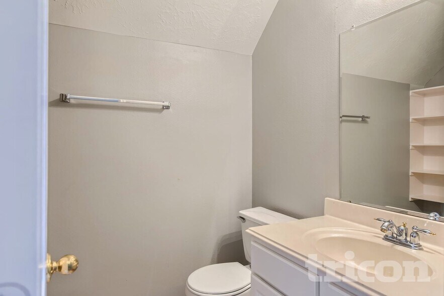 Building Photo - 7506 Parkcross Pl