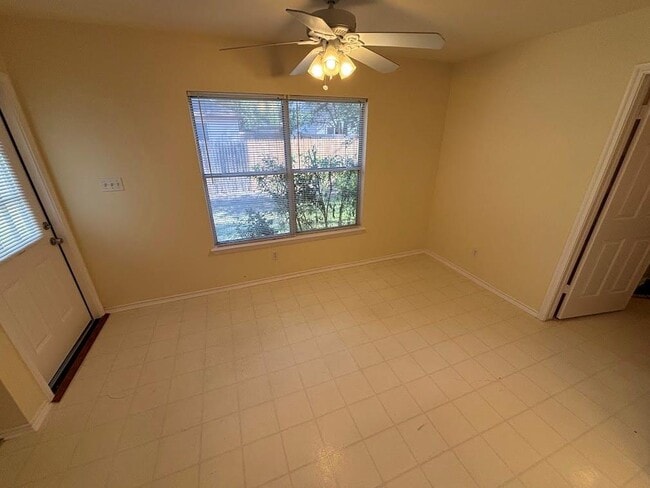 Building Photo - 7408 Pusch Ridge Loop