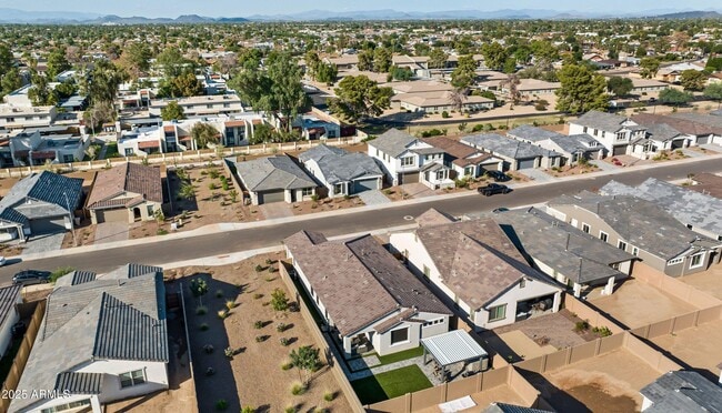 Building Photo - 5419 W Las Palmaritas Dr