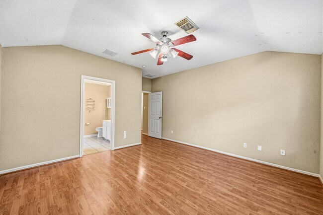 Building Photo - 17935 Rose Hill Park Ln