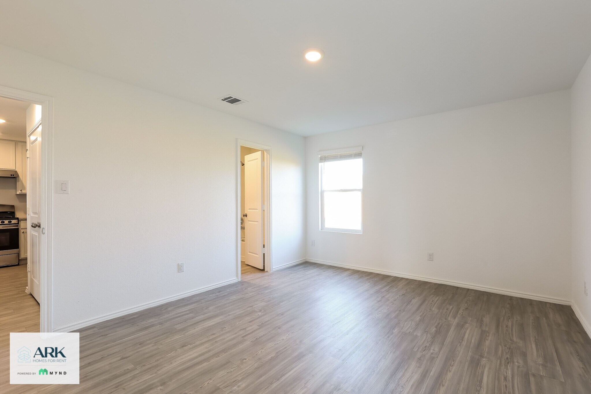 Building Photo - 2807 Gustavo Dr