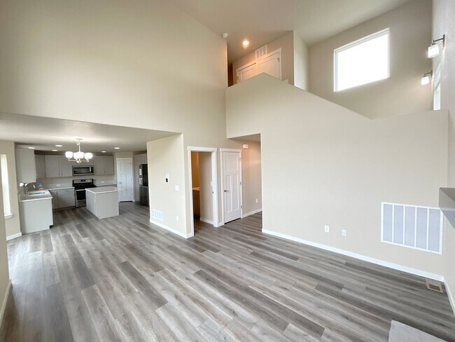 Building Photo - 3 Bedroom Home Available Near S Powers Blv...