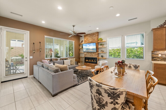 Building Photo - 78863 Amare Way