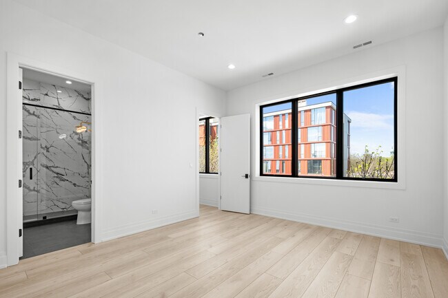 Building Photo - 1331 W Taylor St