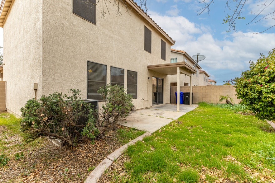 Building Photo - 1043 S San Vincente Ct