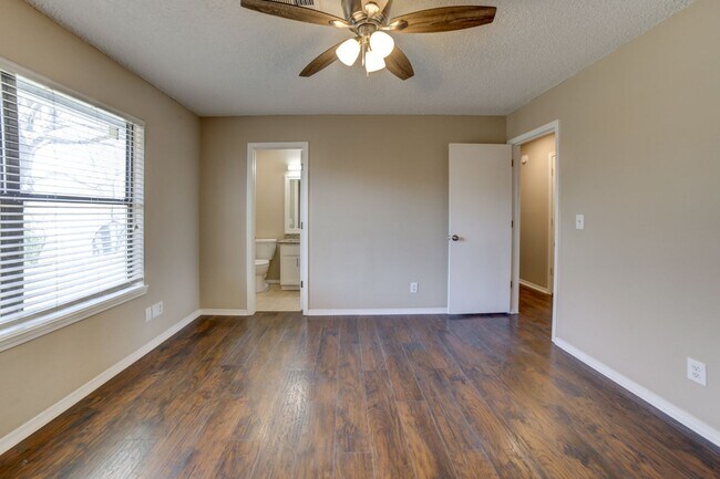 Building Photo - 14628 S Xenophon Ave