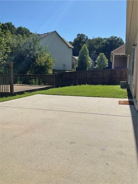 Building Photo - 865 Westmoreland Ln NE