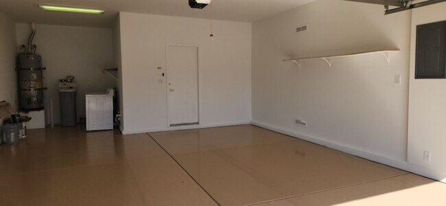 Building Photo - 2 bed 2 bath Franklin patio home in Sun City Anthem!