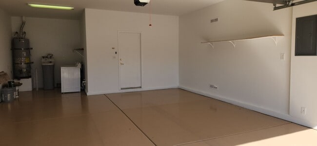 Building Photo - 2 bed 2 bath remodeled Franklin patio home in Sun City Anthem!
