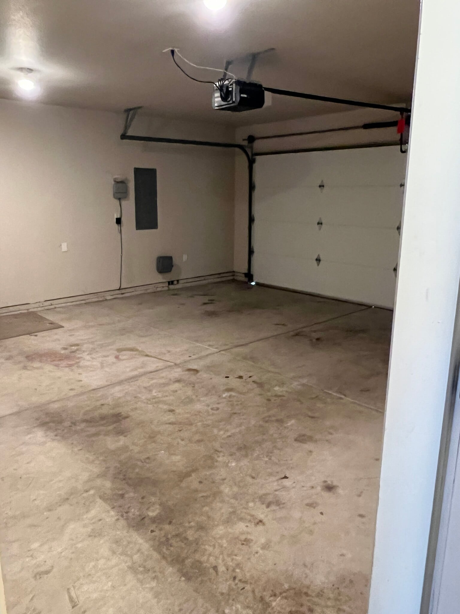 2 Car Garage - 2507 Agate Meadows