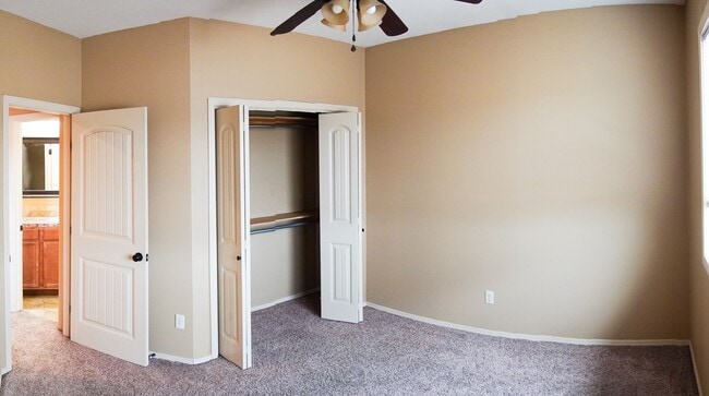 Building Photo - 3-Bed Duplex w Garage + Fenced Yard + Balcony