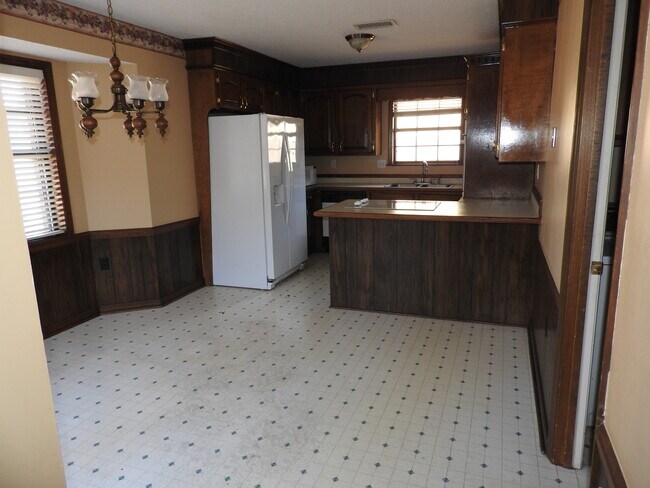 Building Photo - 2014 Beechwood Blvd