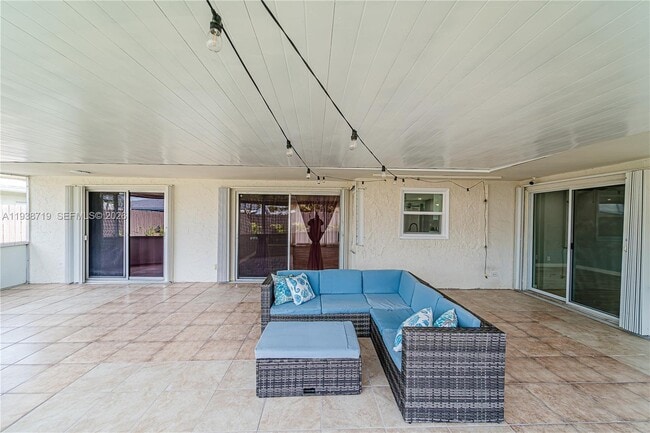 Building Photo - 8107 NW 74th Ave