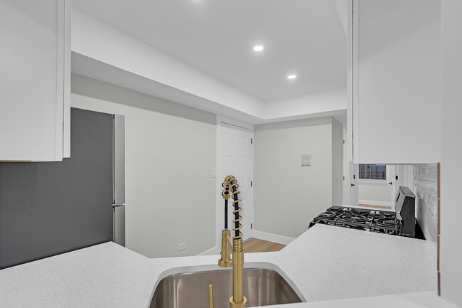 Building Photo - 10347 Dearlove Rd