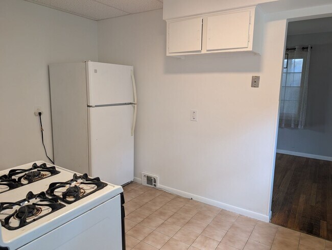 Building Photo - 8983 Highland Dr