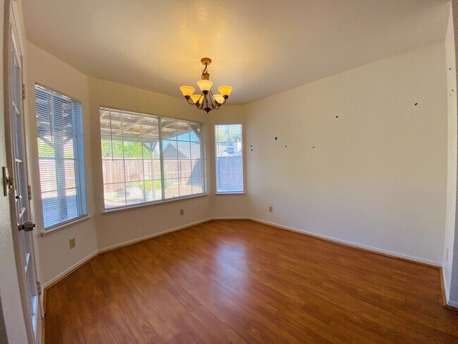 Building Photo - 271 Allport Dr