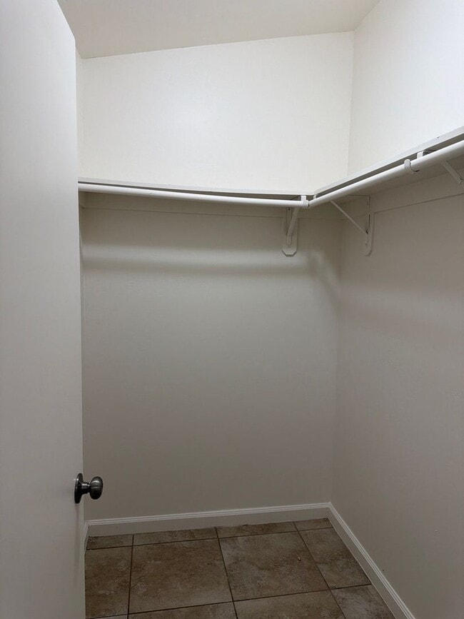 Building Photo - 705 S Brown St