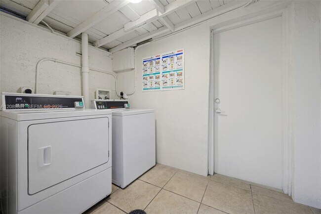 Building Photo - 577 NE 82nd St