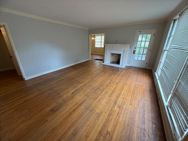 Building Photo - 3304 Gilmer Ave