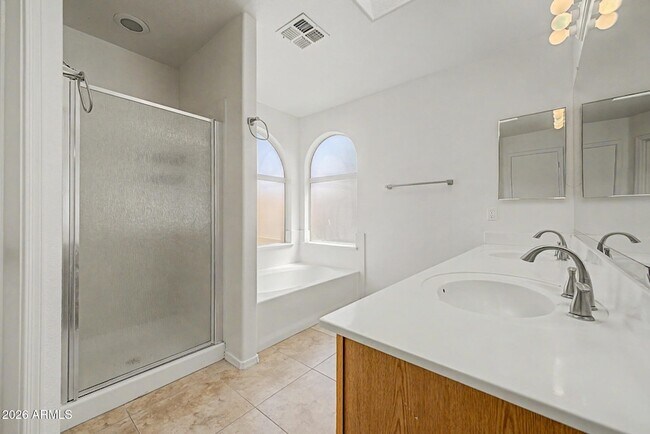 Building Photo - 851 W Palo Verde St