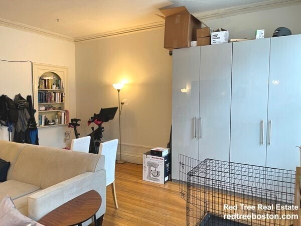 Building Photo - 509 Beacon St