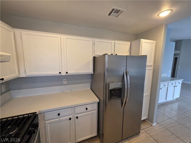 Building Photo - 5843 Berry Hill Ln