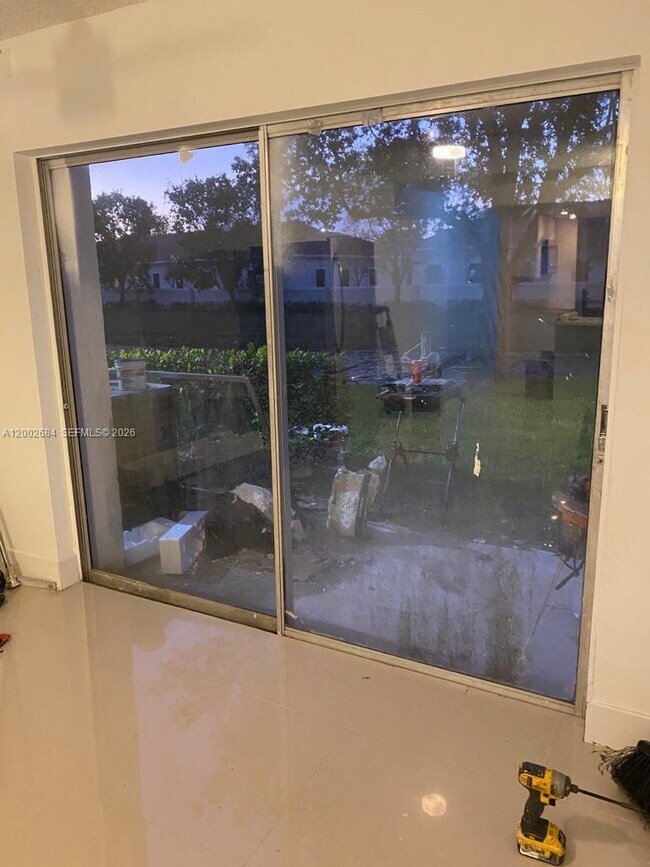 Building Photo - 3248 Coral Ridge Dr