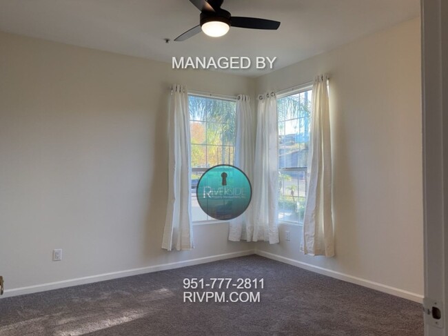 Building Photo - DISCOVER YOUR DREAM CONDO IN CANYON CREST!!