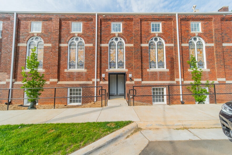 Building Photo - 201 Grandin Rd