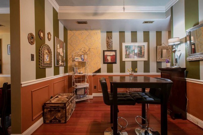 Building Photo - 730 6th St NE