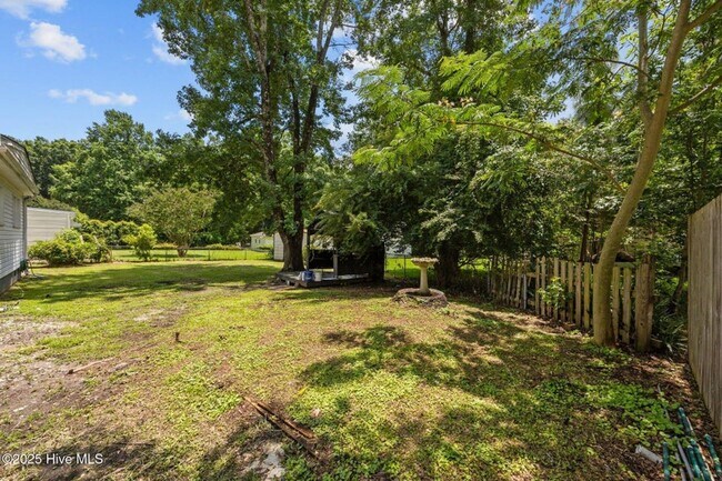 Building Photo - Spacious updated home in Jax - Pet Friendly - Great Location